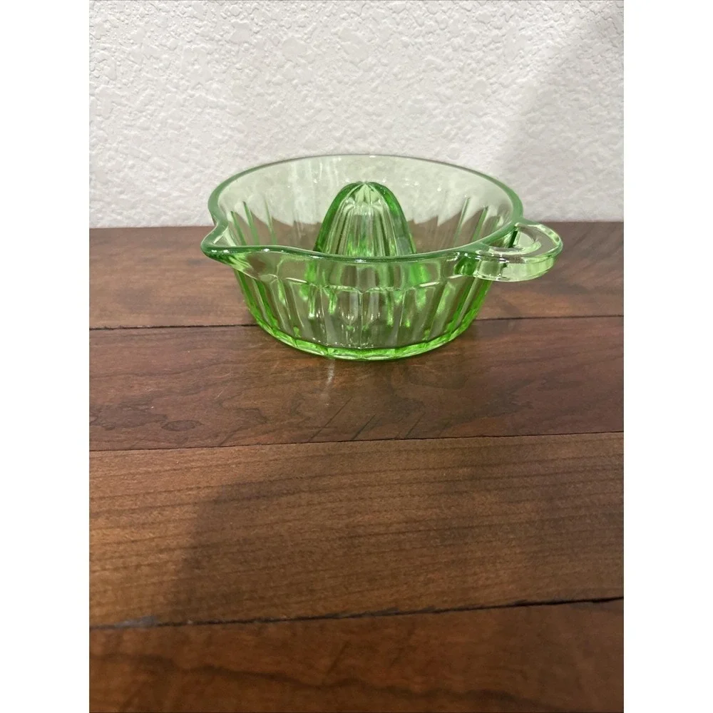 Vintage Uranium Glass Citrus Juicer Reamer Depression Glass Green Glows UV